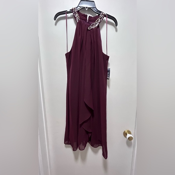 Halterneck formal dress - Picture 5 of 5